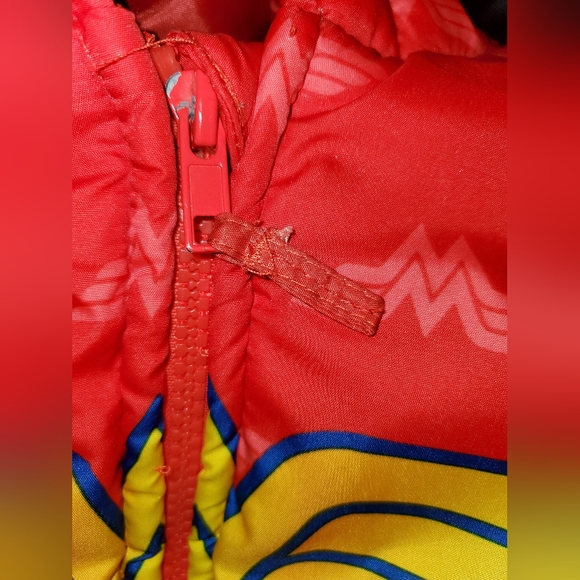 Wonder Woman Toddler Girl Hooded Puffer Jacket - Picture 3 of 11